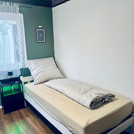 Einzelzimmer 2 Work - Suhitha's Gaestehaus Villingen-schwenningen Дом отдыха Dauchingen