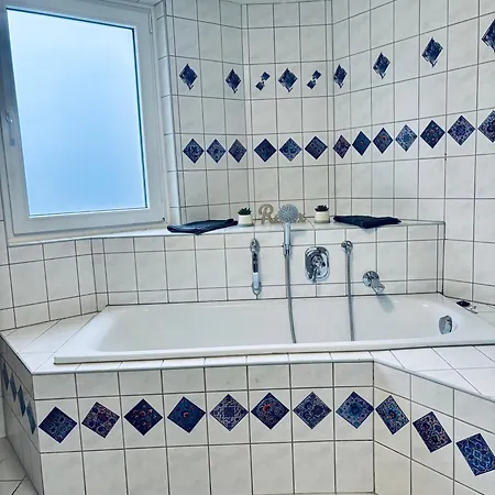 Einzelzimmer 2 Work - Suhitha's Gaestehaus Villingen-schwenningen * Dauchingen