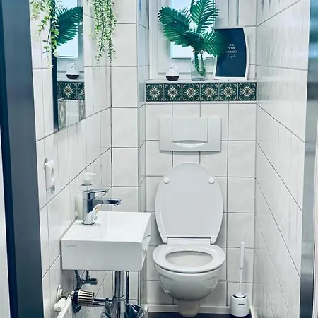 Einzelzimmer 2 Work - Suhitha's Gaestehaus Villingen-schwenningen Дом отдыха *